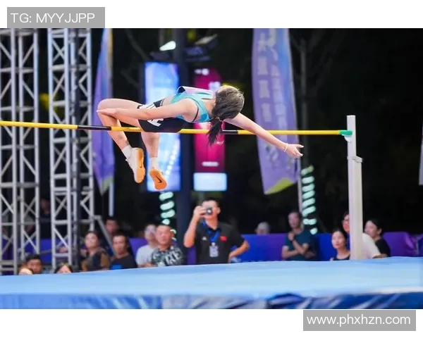 足球巨星街头秀技风采 技巧戏耍路人引爆全场热议